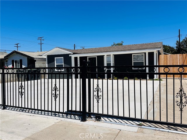Property photo of 1113 S Golden West AV