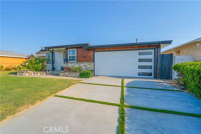 Photo of 534 W 224th Pl