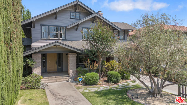 Property photo of 676 S Bronson AV