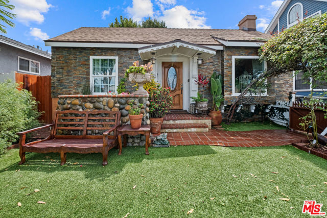 Property photo of 2558 Torrance BL