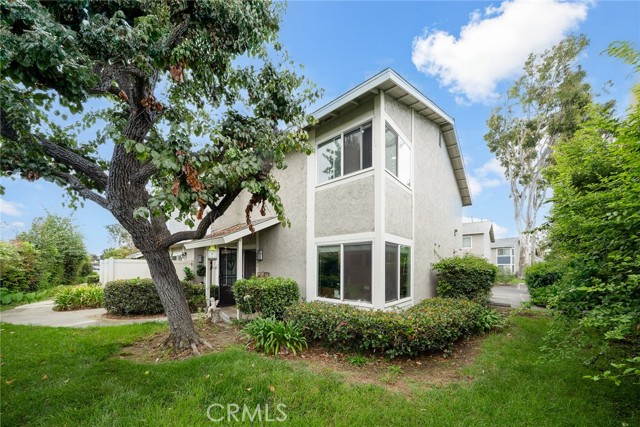 Property photo of 2424 S Laurelwood