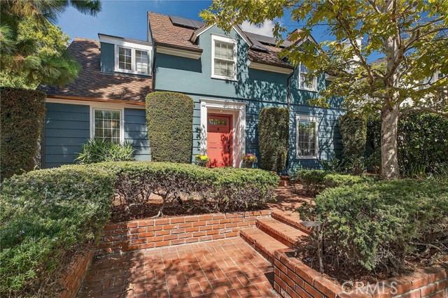 Property photo of 909 E Marshall PL