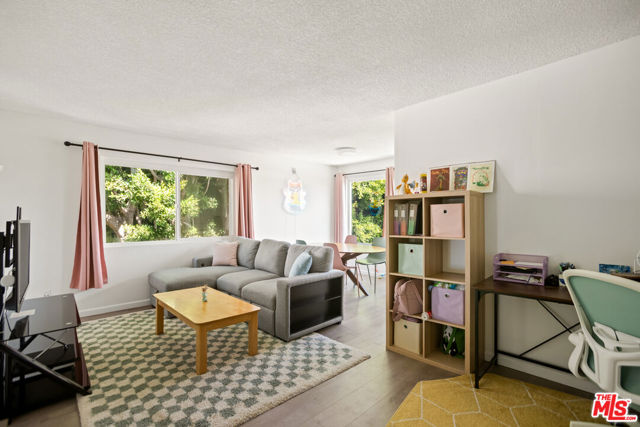 Property photo of 964 Larrabee ST