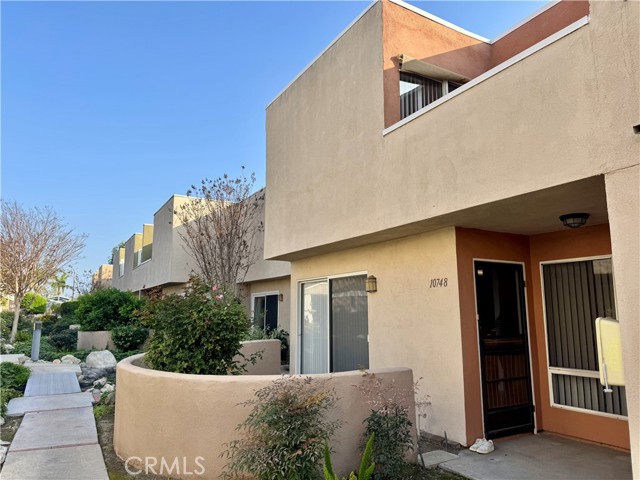 Property photo of 10748 Knott AV