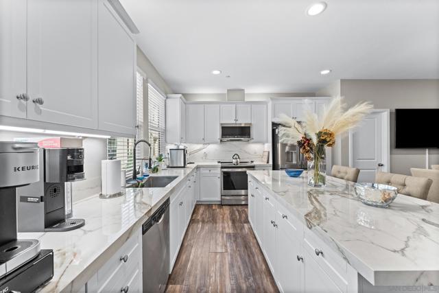 Photo of 543 W Foothill Blvd