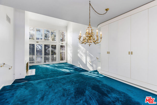 Property photo of 4342 Redwood AV