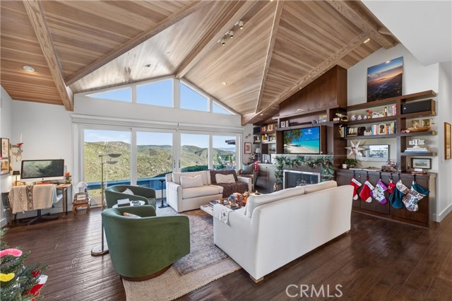 Property photo of 1289 Skyline DR