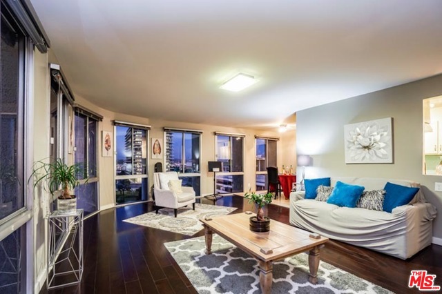 Property photo of 800 W 1ST ST
