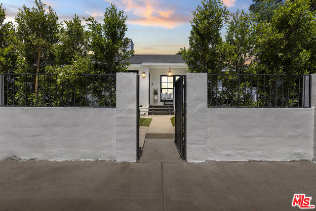 Photo of 4800 Mary Ellen Av