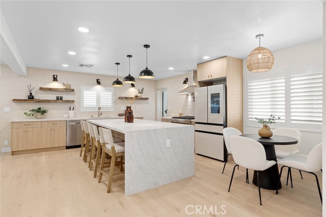 Photo of 114 S Emerald Pl