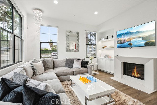 Photo of 551 W Maple Av