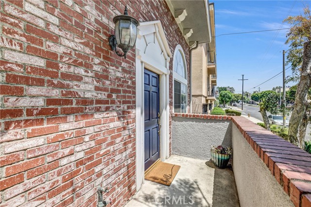 Property photo of 8741 Darby AV
