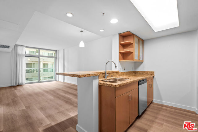 Property photo of 13700 Marina Pointe DR