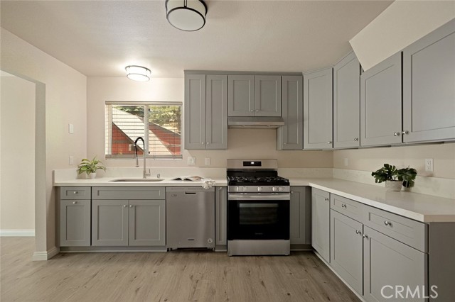 Property photo of 833 East Victoria