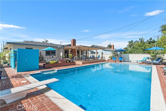 Property photo of 1327 E Kenwood AV