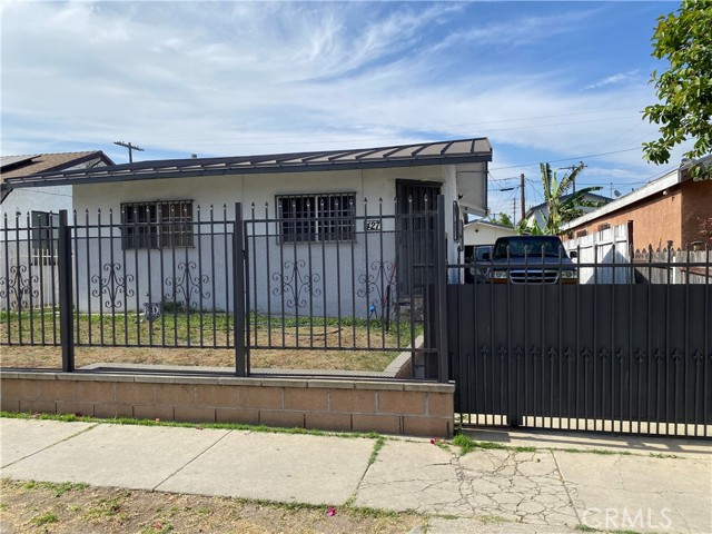 Property photo of 427 W 92nd ST
