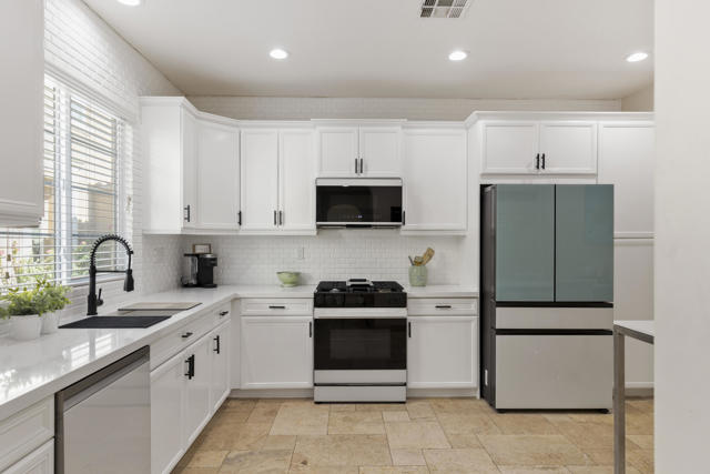 Property photo of 436 Via De La Paz