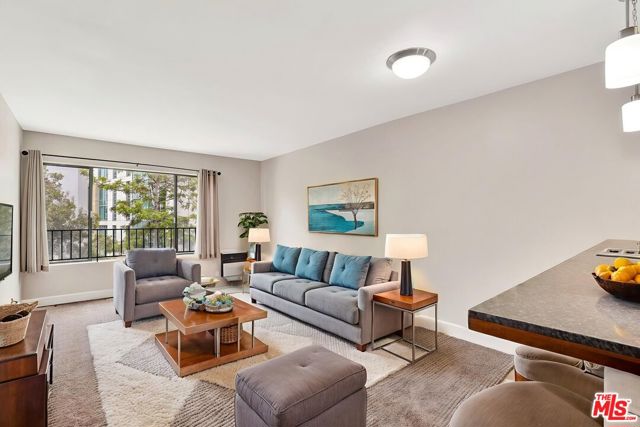 Property photo of 10982 Roebling AV
