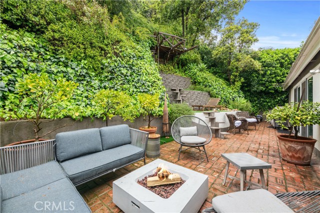 Property photo of 1793 N Beverly Glen BL