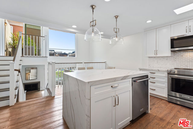 Property photo of 6400 Pacific AV
