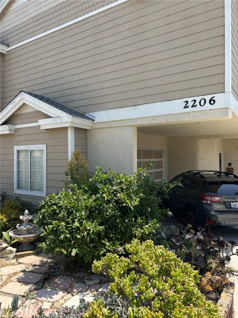 Property photo of 2206 Rockefeller LN