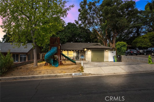 Property photo of 10023 Covert AV