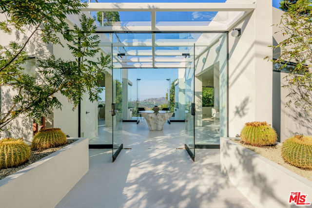 Property photo of 8896 Lookout Mountain AV