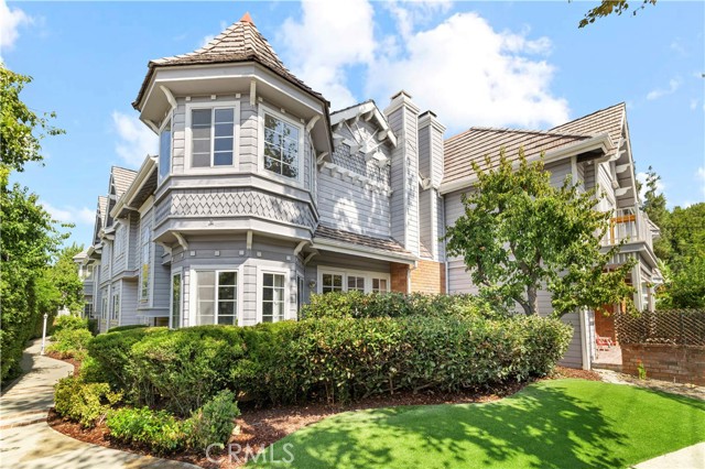 Property photo of 18135 Burbank BL