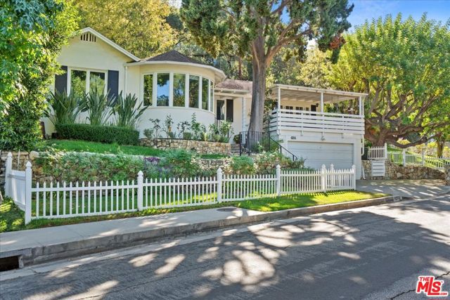Property photo of 4104 Saugus AV