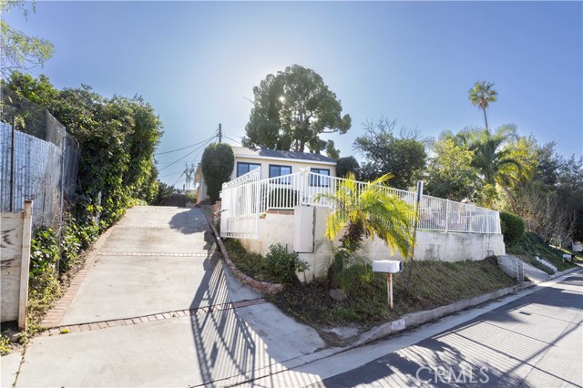 Photo of 11478 Kamloops St