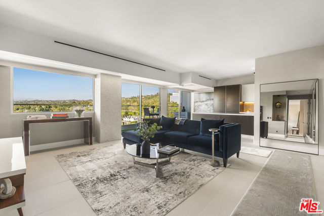 Property photo of 838 N Doheny DR