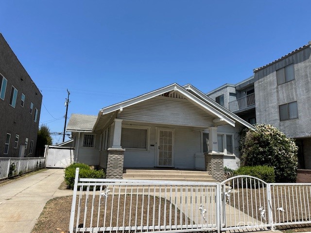 Property photo of 1045 Gladys AV
