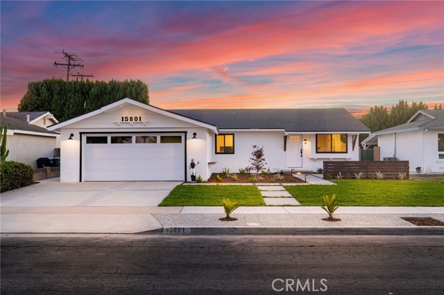 Property photo of 15801 Carrie LN