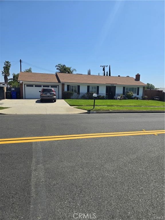 Property photo of 1861 N Lilac AV