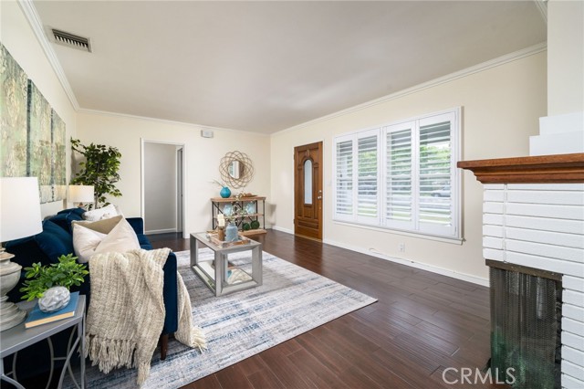 Photo of 323 W Bennett Av