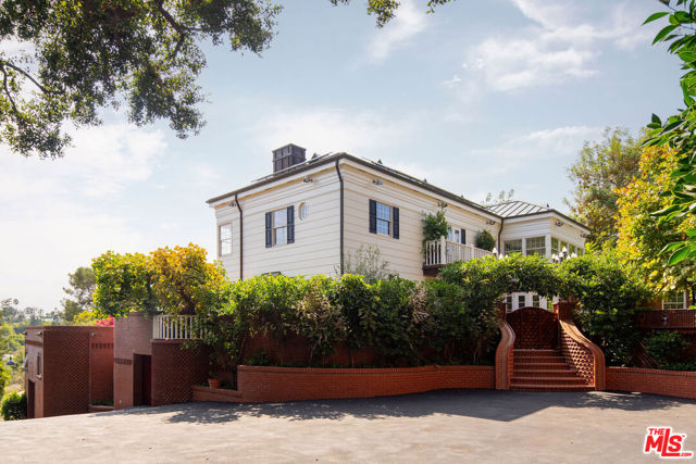 Property photo of 1280 Benedict Canyon DR