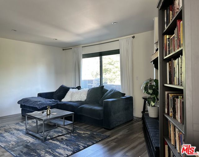Photo of 4524 Tujunga Av