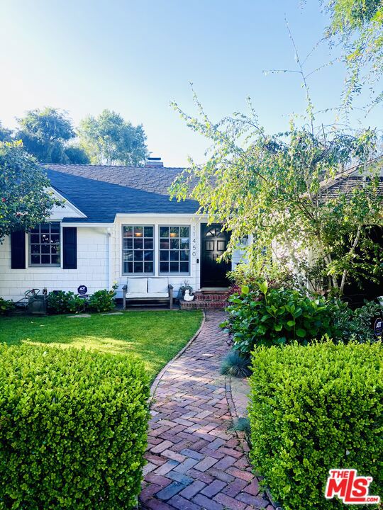 Property photo of 11450 Chenault ST