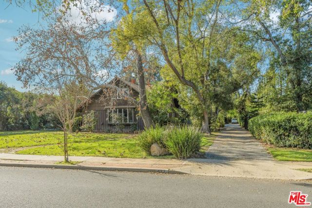 Property photo of 427 Country Club DR