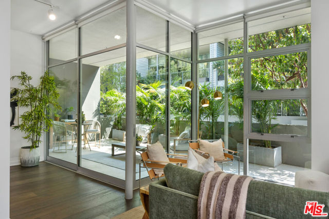 Photo of 4080 Glencoe Av