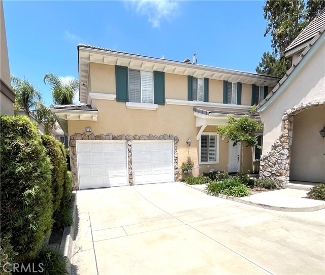 Property photo of 52 Danbury LN