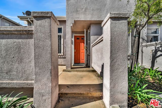 Property photo of 820 W Compton BL