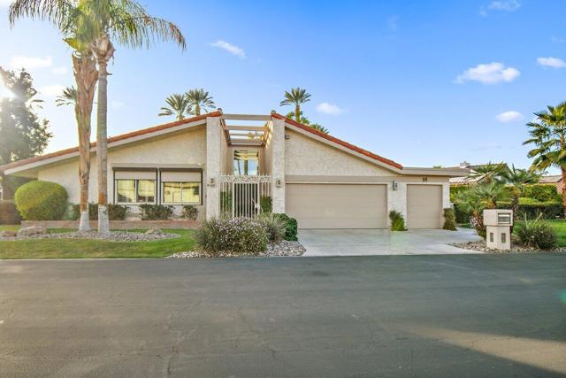 Property photo of 10 Lincoln PL
