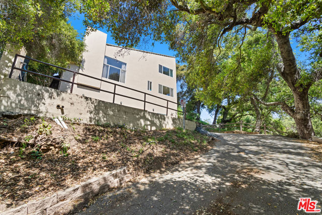 Property photo of 4077 Escondido DR