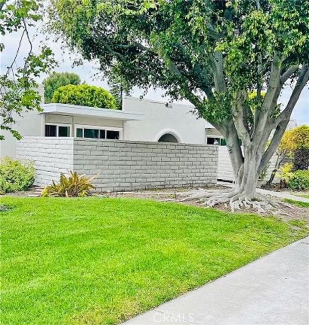 Property photo of 2328 Via Mariposa