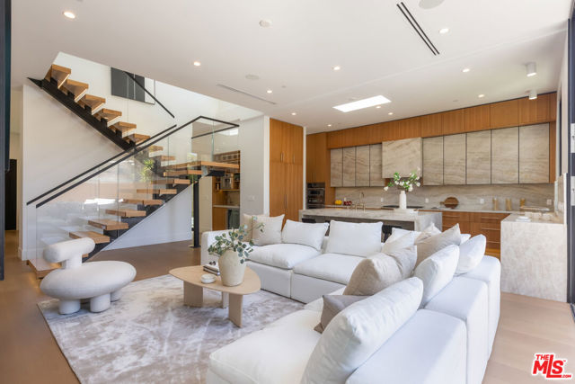 Photo of 4458 Jasmine Av