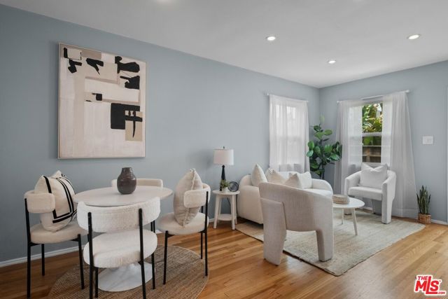 Property photo of 2424 Oak ST