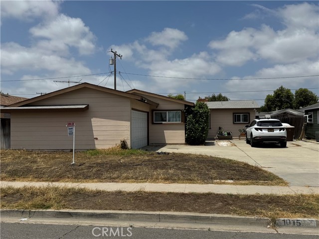 Property photo of 1015 N Roanne PL