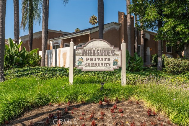 Property photo of 2910 Barrington CT