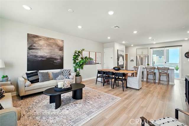 Property photo of 1425 W Sunrise LN
